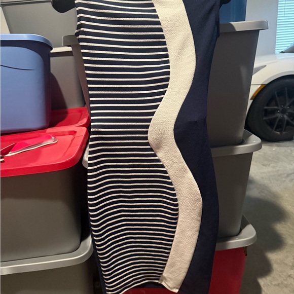 Navy & White Curved Stripe Bodycon Dress mp26 - Picture 2 of 4